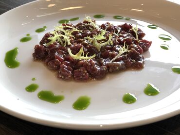 Повара: Шеф повар богатый опыт работы более 12 лет. Работал в Москве элитных — 18