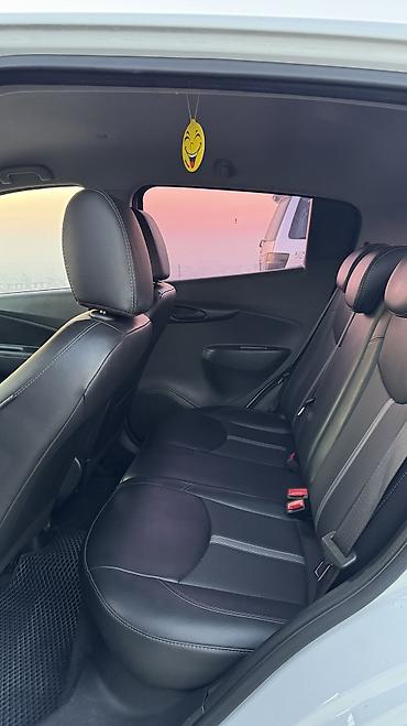 Транспорт: Chevrolet Spark: 2018 г., 1 л, Вариатор, Бензин, Седан — 9
