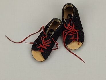 sandały z zapiętkiem: Sandałki 24, Używany
