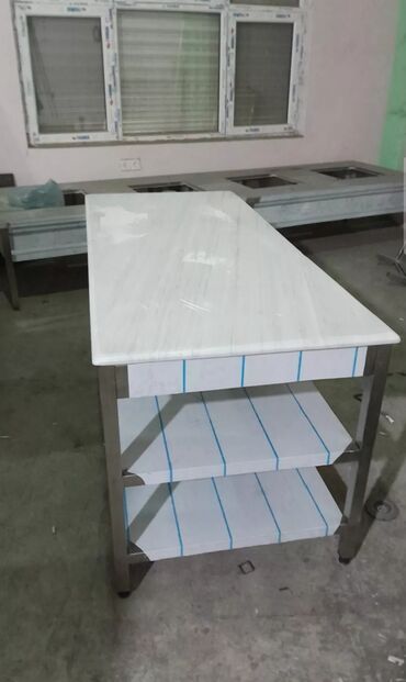 Nerjaveykalar: Nerj stollar iş masaları yıqırıq. paslanmaz poladdan yüksək — 18