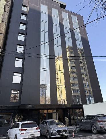 Аренда помещений свободного назначения: Сдаётся офис в центре города — БЦ Бизнес-центр Золотой Локация — 1