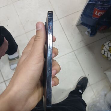 Apple iPhone: IPhone 14 Pro Max, Qara, Face ID — 3