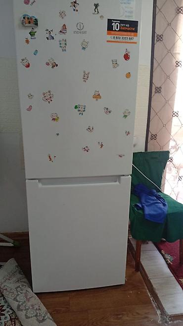 Холодильник Indesit, Б/у, Двухкамерный at lalafo.kg Холодильник Indesit, Б/у, Двухкамерный