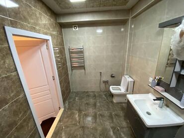 Uzunmüddətli kirayə mənzillər: Yeni Yasamal Jasmin parkda mənzil kirayə verilir. Mərtəbə 16/7. Ümumi — 5