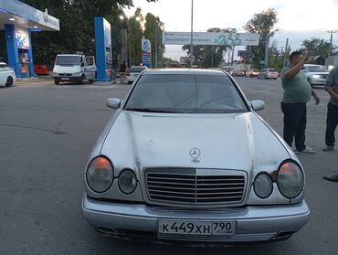 Mercedes-Benz: Mercedes-Benz 220: 1996 г., 2.2 л, Механика, Бензин, Седан