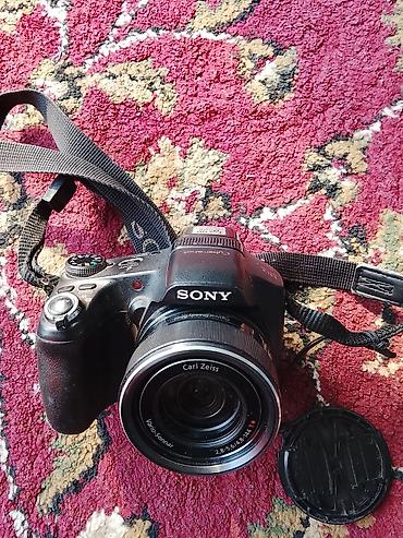 socket 1155: Фотоаппарат Sony с объективом Carl Zeiss Vario-Sonnar T*. Мостовая — 1