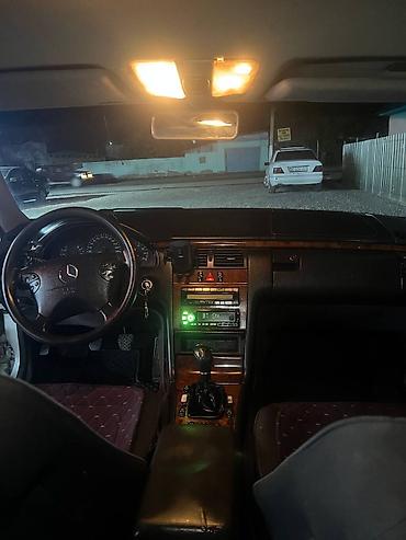 Унаа: Mercedes-Benz E-Class: 1999 г., 2 л, Кол менен иштөөчү, Бензин, Седан — 4