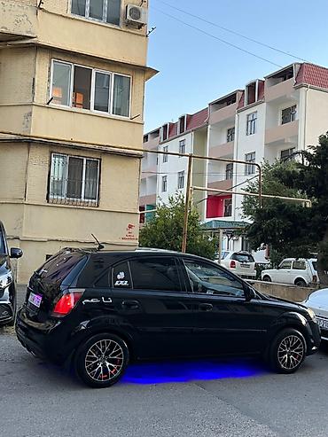 kia rio starter: Kia Rio hatchback, qara rəng, maşın ideal veziyyetdedi maşını — 2