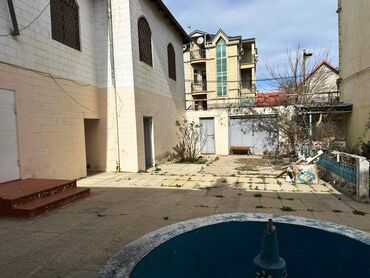 Həyət evləri və villaların satışı: Bakıxanov qəs. 5 otaqlı, 200 kv. m, Orta təmir — 3