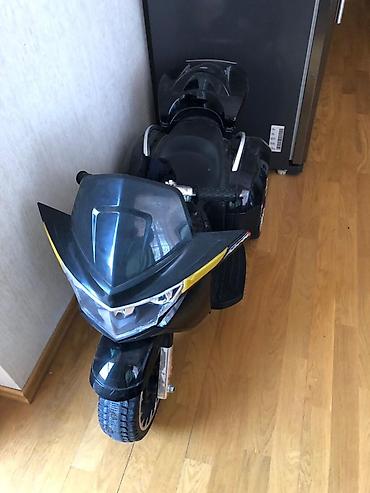 Детские электрокары: Uşaq üçün elektrikli üçtəkərli motosiklet - Rəng: qara - Korpus — 2