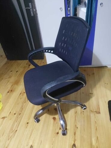 Ofis və oyun kresloları: Təkərli, Qolları tənzimlənmir, Parça — 12