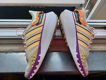 model a2190: Adidas patike – model sa izraženim trail/urban dizajnom Lepo očuvane - — 1