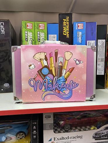 Детский набор косметики в чемоданчике Hello Kitty / Makeup. Яркий