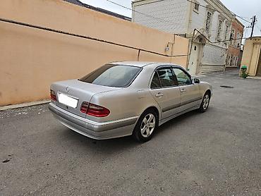 bmw 320 1996: Mercedes-Benz E 220: 2.2 l | 2001 il Sedan — 3