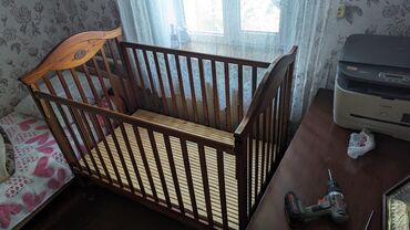 детскую деревянную кроватку: Манеж, Для девочки, Для мальчика, Б/у