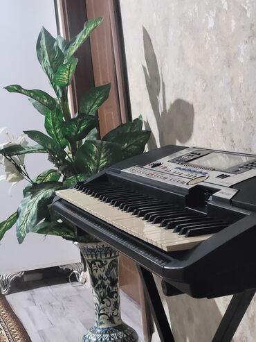 Sintezatorlar: Sintezator, Yamaha — 10