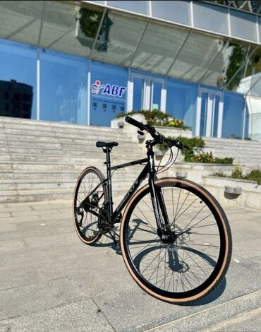 купить горный велосипед недорого: Yeni Şəhər velosipedi Giant, 28", sürətlərin sayı: 18, Ünvandan götürmə