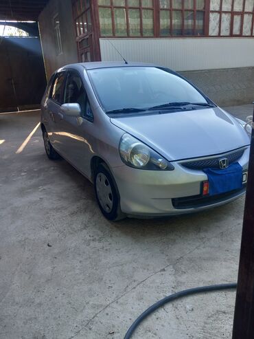 Honda: Honda Jazz: 2005 г., 1.4 л, Механика, Бензин, Хэтчбэк