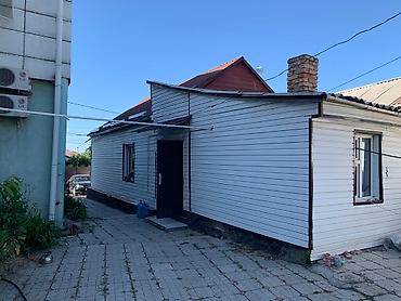 Продажа коттеджей и домов: Продаётся дом в районе с.Орто-Сай. Участок 8 соток, на территории два — 6