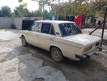vaz susə: VAZ 2106 (Жигули) sedan - Kuzov: 4 qapılı sedan, açıq-bej rəng. Arxa — 6