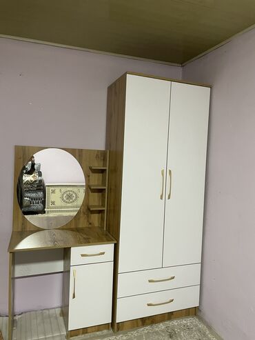 шкаф и комод с зеркалом: Гардеробный Шкаф, Для одежды, Новый