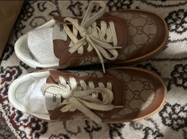 Другая женская обувь: Женская обувь (кеды) в хорошем состоянии, сандалии - новые. Все — 7