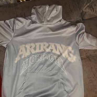 jaket: Arirang jaket yep yenidir M razmerdir ikisi bir yerdə 45 azn tək tək — 4