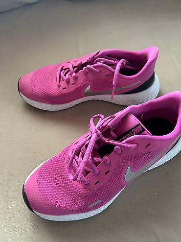 obuca stil ruma: Nike patike, 38 velicina — 1