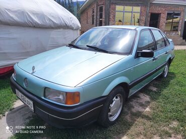 Volkswagen: Volkswagen Passat: 1990 г., 2 л, Механика, Бензин, Седан