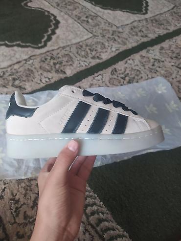 джордан обувь: Мужские кроссовки, 37.5, Adidas Originals, Новый, цвет - Бежевый, Платная доставка — 2