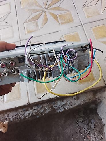 Магнитолы: Pioneer DEH-3250UB avtomobil maqnitolası Xüsusiyyətlər: - Ön paneldə — 3