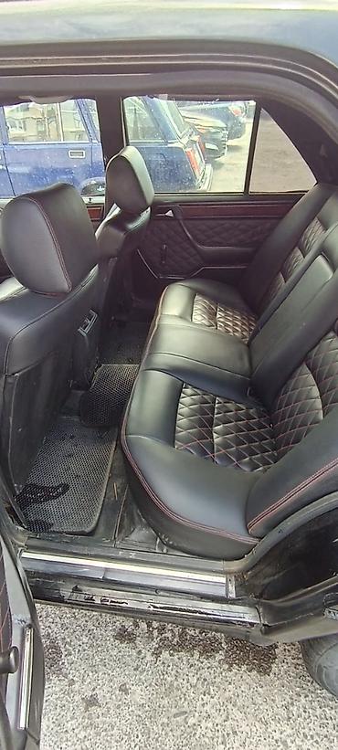 mercedes 180 b: Mercedes-Benz E 220: 2.2 l | 1994 il Sedan — 1