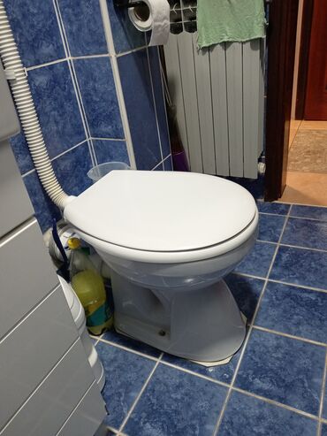 montiranje makaza na krevet: WC šolje i lavaboi