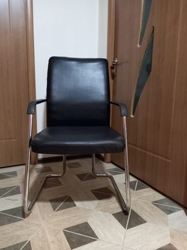 12 объявлений | lalafo.kg: Офисные стулья -кресла.Состояние 10/10 . Цена за один стул 3500сом