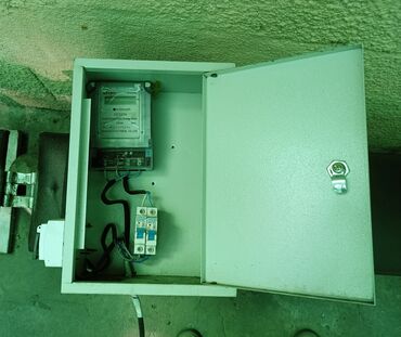 газовый счетчик: Щиток со счётчиком с автоматом + 2 розетки однофазный состояние