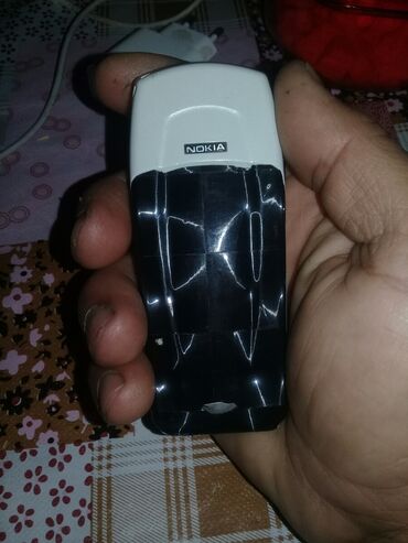 ретро мобильные телефоны: Nokia klassik düyməli mobil telefon Xüsusiyyətlər: - Kompakt korpus