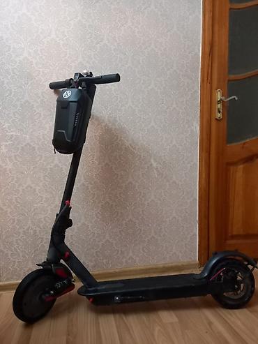 Elektrik skuter – qatlanan, oturacaqlı model Əsas xüsusiyyətlər: -