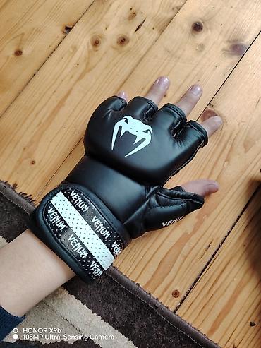 Əlcəklər: Boks əlcəkləridir yeni kimidir çox az istifadə olunub. Mma üçündür — 3