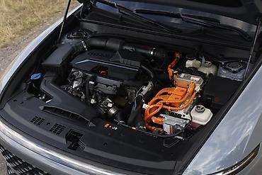 gra: Hyundai Grandeur: 2023 г., 1.6 л, Автомат, Гибрид, Седан — 6