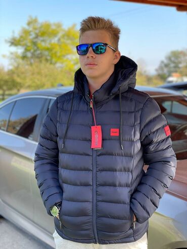 Zimske jakne: Hugo Boss muška jakna

Novo
Veličine s m l xl 2xl 3xl — 11