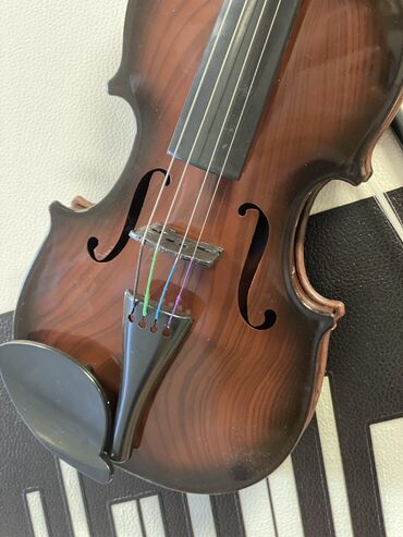 Şəkillər, tablolar: Mini skripkalı tablo hədiyyə üçün ideal seçimdir. 50x70 ölçüsündədir -da lalafo.az — 2 Şəkillər, tablolar: Mini skripkalı tablo hədiyyə üçün ideal seçimdir. 50x70 ölçüsündədir — 2