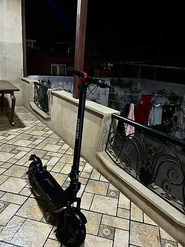 ninebot e2 pro: İşlənmiş Elektrik samokat 10", > 1000 Vt, 36 - 45 km/s, Ünvandan götürmə — 2