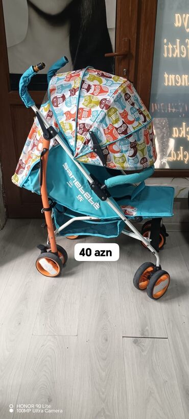 Yemək masaları, oturacaqları: Nuray…. Kalyaska satılır. Rahat yüngül modeldi Qiymet 40 azn Oturaq