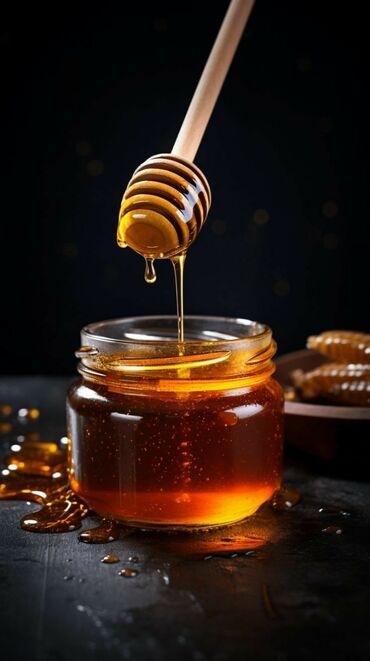 продаю мед оптом: Чистый токтогульский мед, 33кг, 23л. тара. звоните или пишите на