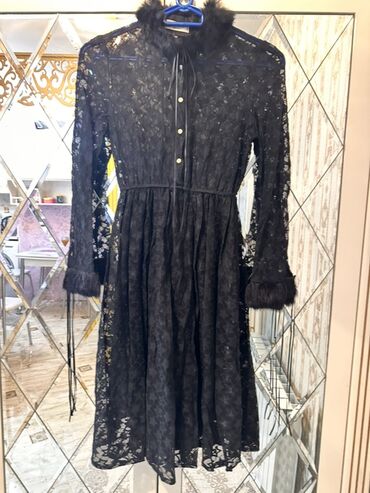 Gündəlik donlar: İki fərqli qadın paltarı dəsti 1) Qara krujeva üstlü, aşağı hissəsi — 3