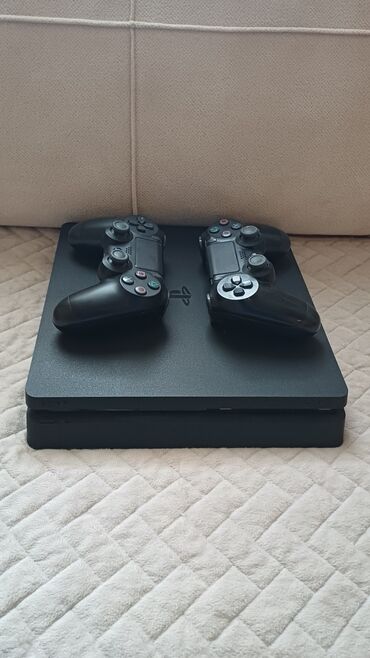 PS4 (Sony Playstation 4): PS4 (Sony Playstation 4)