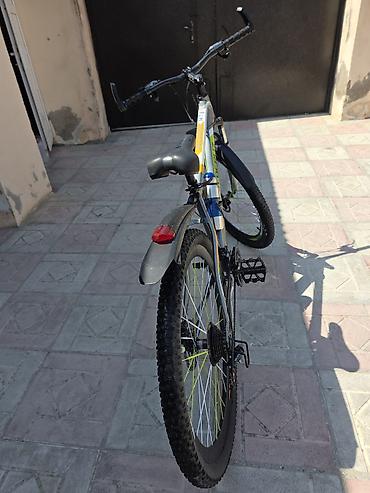 velo 28: Şəhər və off-road üçün 2 ədəd velosiped paketi. 1) Şəxsi şəhər — 8