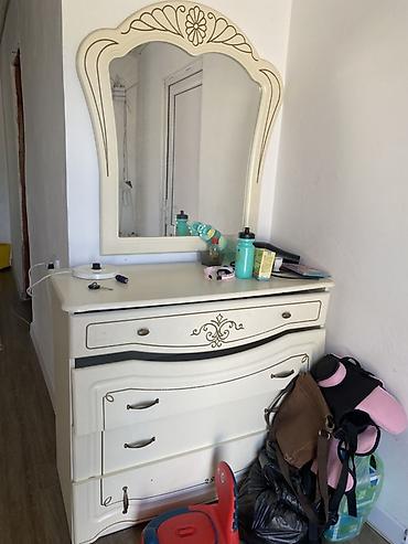 standing mirror: Спальный гарнитур в классическом стиле, цвет айвори с декоративным — 4