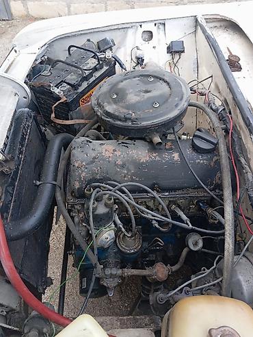 VAZ (LADA): VAZ 2106, berj rəng, sedan kuzov. Xüsusiyyətlər: - Klassik 4 qapılı — 8