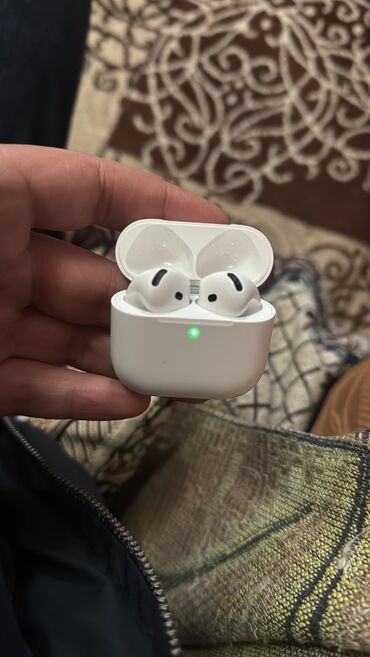 Qulaqlıqlar: Airpods4 yenidir 1 heftedir almisdim tecili pul lazim oldugu ucun